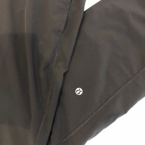 Lululemon - very lightweight joggers - pockets!